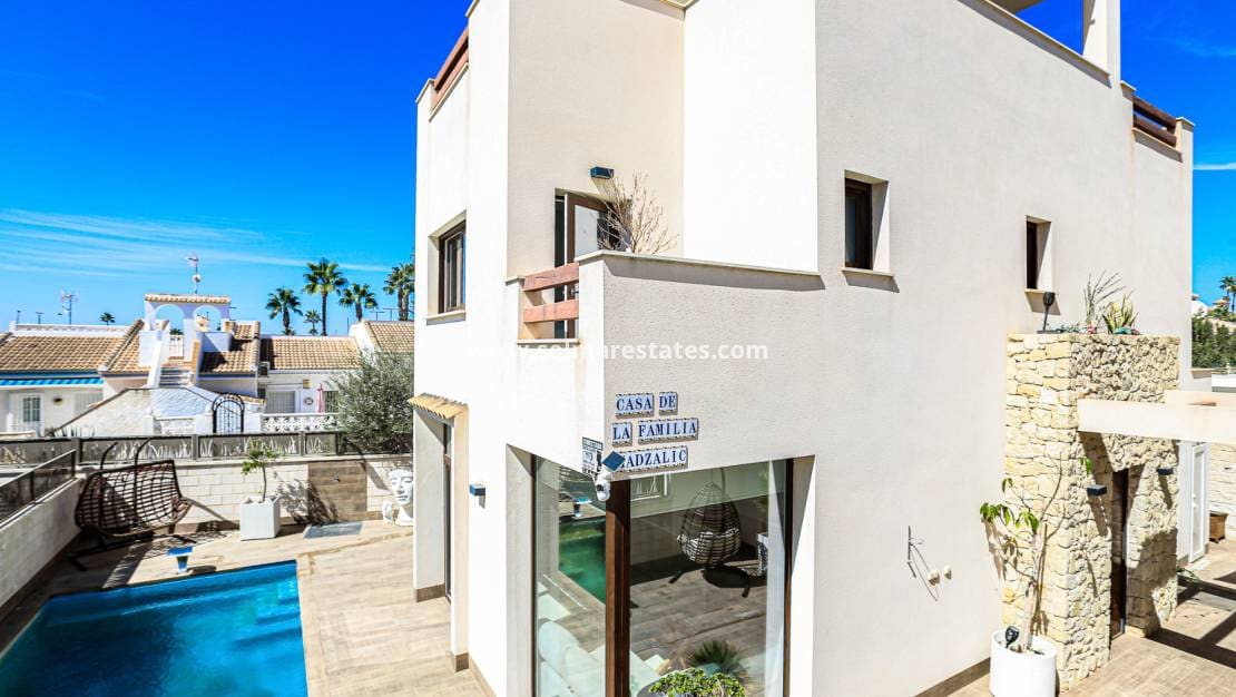 3 soveværelse Villa til salg i Dona Pepa med swimmingpool - € 550.000 (Ref: 9776904)