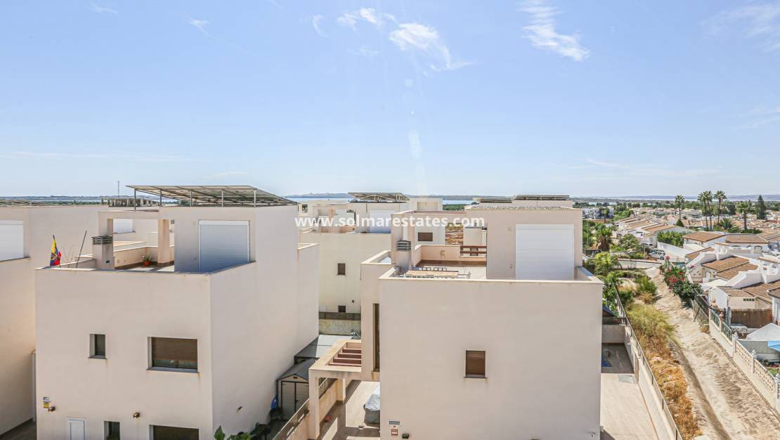 3 soveværelse Villa til salg i Dona Pepa med swimmingpool - € 550.000 (Ref: 9776904)