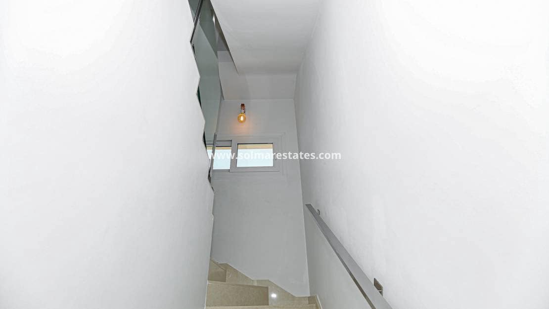 3 soveværelse Villa til salg i Dona Pepa med swimmingpool - € 550.000 (Ref: 9776904)