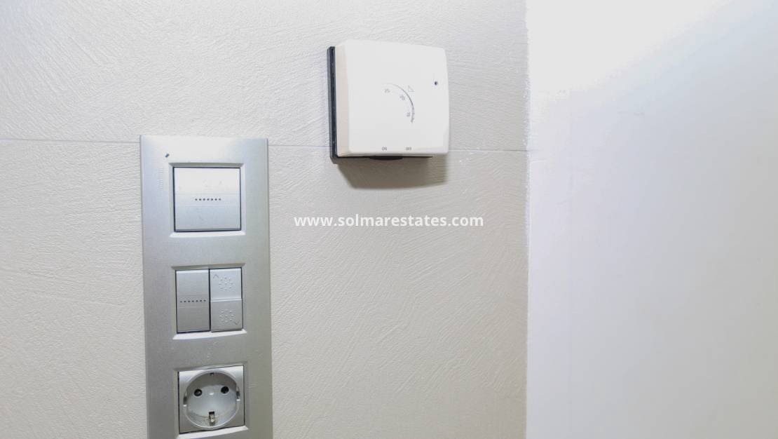 3 soveværelse Villa til salg i Dona Pepa med swimmingpool - € 550.000 (Ref: 9776904)