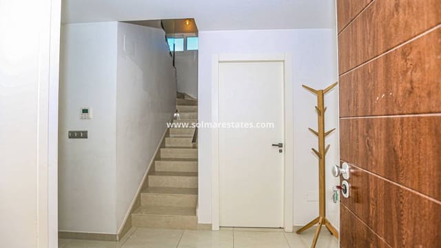 3 soveværelse Villa til salg i Doña Pepa, Rojales med swimmingpool - € 550.000 (Ref: 9776904)