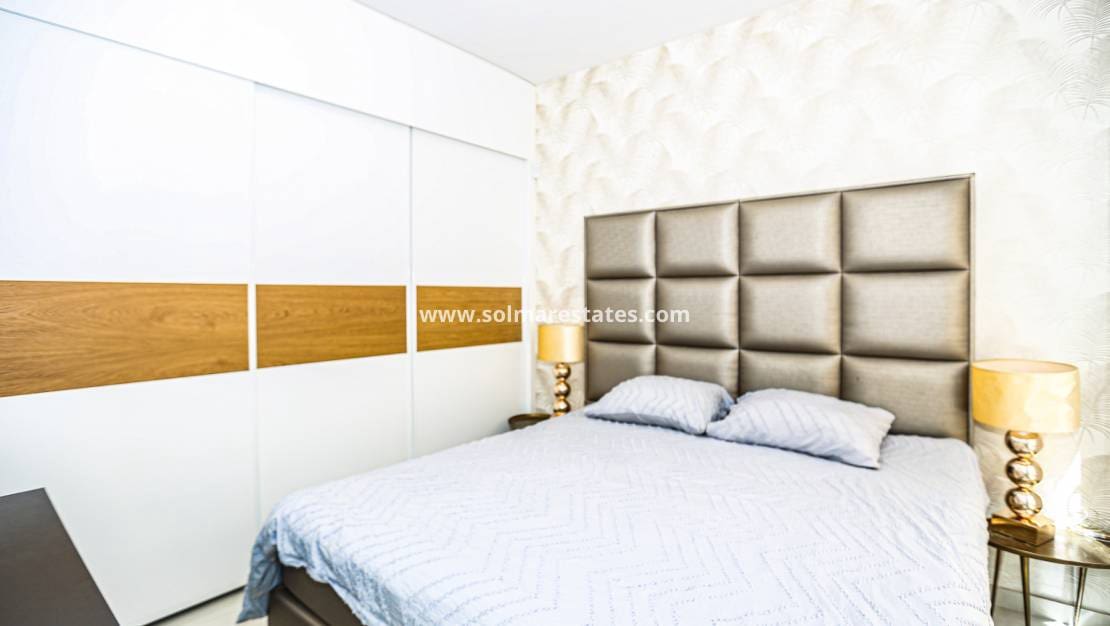 3 soveværelse Villa til salg i Dona Pepa med swimmingpool - € 550.000 (Ref: 9776904)