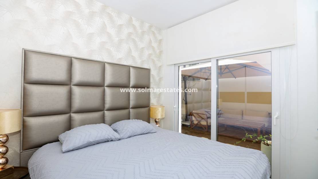 3 soveværelse Villa til salg i Dona Pepa med swimmingpool - € 550.000 (Ref: 9776904)