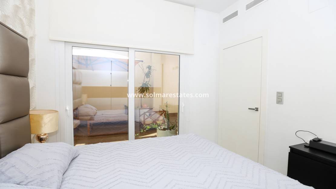 3 soveværelse Villa til salg i Dona Pepa med swimmingpool - € 550.000 (Ref: 9776904)