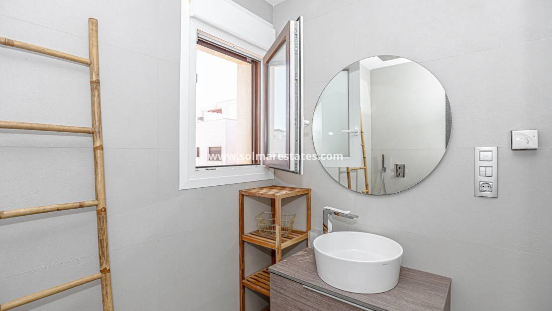 3 soveværelse Villa til salg i Dona Pepa med swimmingpool - € 550.000 (Ref: 9776904)