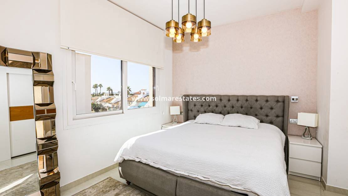 3 soveværelse Villa til salg i Dona Pepa med swimmingpool - € 550.000 (Ref: 9776904)