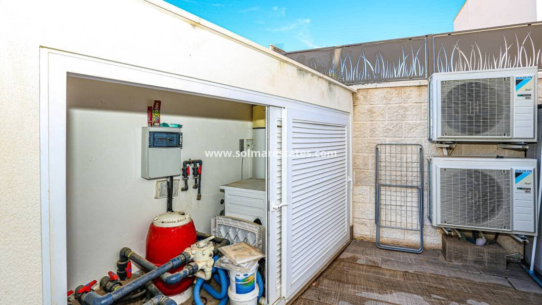 3 soveværelse Villa til salg i Dona Pepa med swimmingpool - € 550.000 (Ref: 9776904)