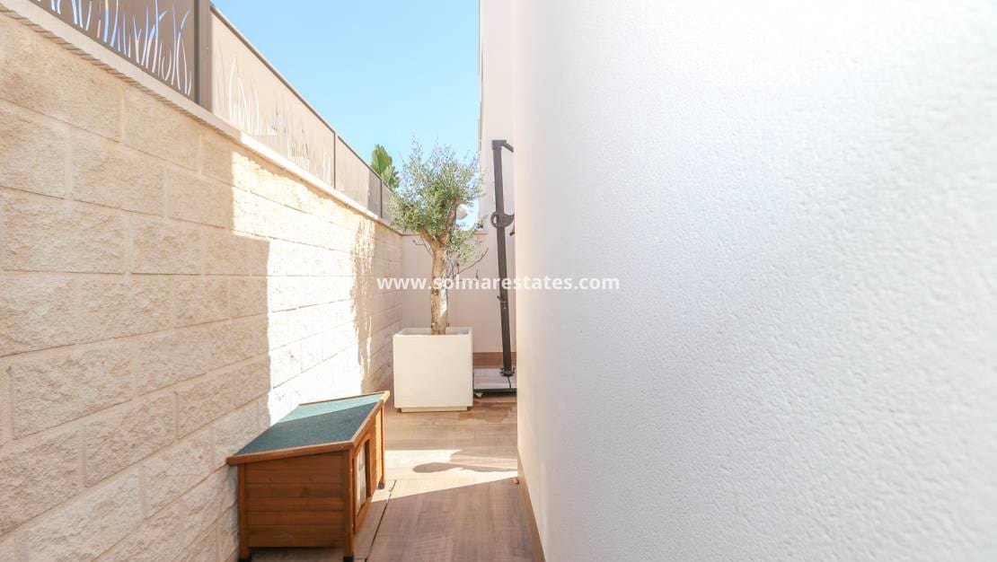 3 soveværelse Villa til salg i Dona Pepa med swimmingpool - € 550.000 (Ref: 9776904)