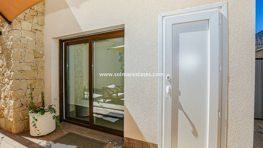 3 soveværelse Villa til salg i Dona Pepa med swimmingpool - € 550.000 (Ref: 9776904)