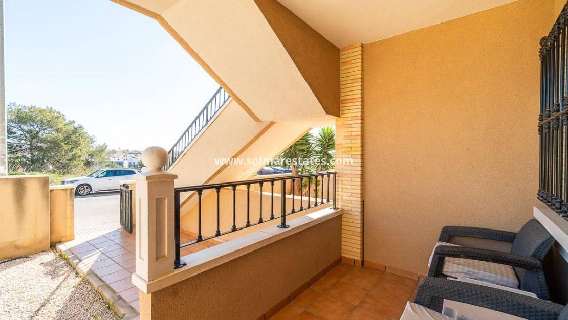 2 soveværelse Lejlighed til salg i Villamartin med swimmingpool - € 169.000 (Ref: 9776905)