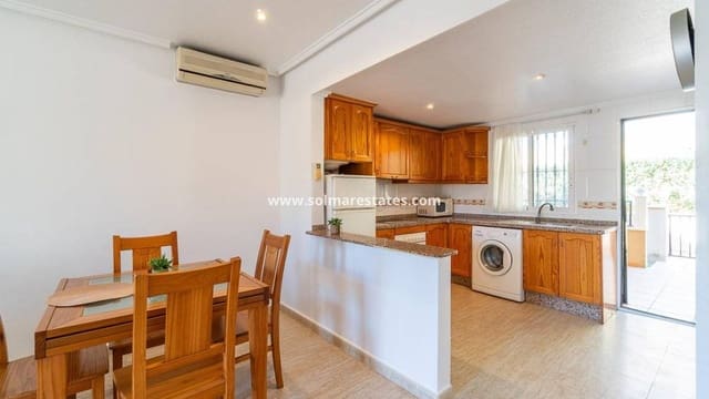 2 soveværelse Lejlighed til salg i Villamartin, Orihuela med swimmingpool - € 169.000 (Ref: 9776905)