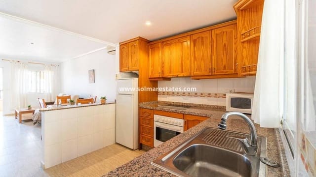 2 soveværelse Lejlighed til salg i Villamartin, Orihuela med swimmingpool - € 169.000 (Ref: 9776905)