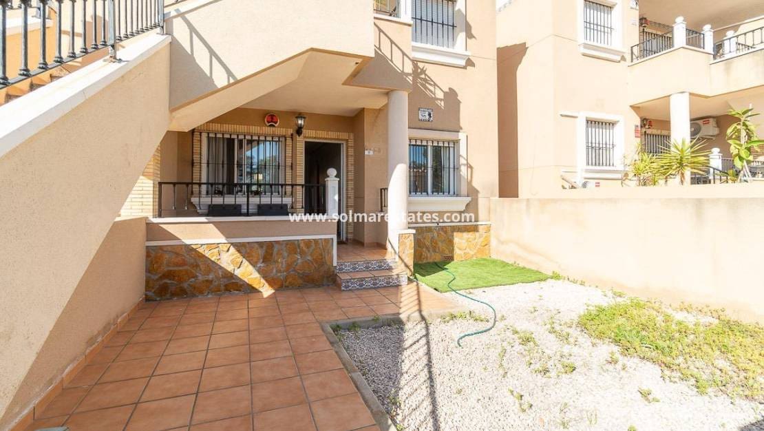 2 soveværelse Lejlighed til salg i Villamartin med swimmingpool - € 169.000 (Ref: 9776905)