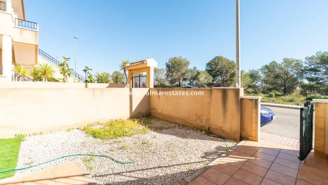 2 soveværelse Lejlighed til salg i Villamartin med swimmingpool - € 169.000 (Ref: 9776905)