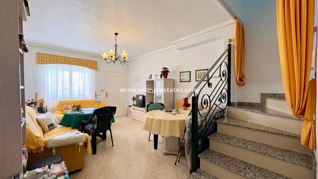 2 quarto Casa em Banda para venda em Dona Pepa com piscina - 185 000 € (Ref: 9776907)