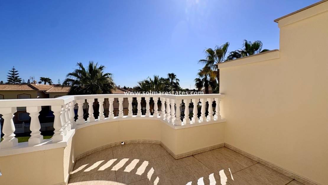 2 quarto Casa em Banda para venda em Dona Pepa com piscina - 185 000 € (Ref: 9776907)