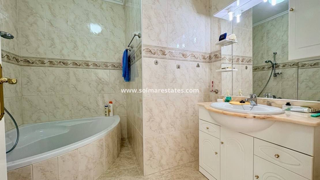 2 quarto Casa em Banda para venda em Dona Pepa com piscina - 185 000 € (Ref: 9776907)