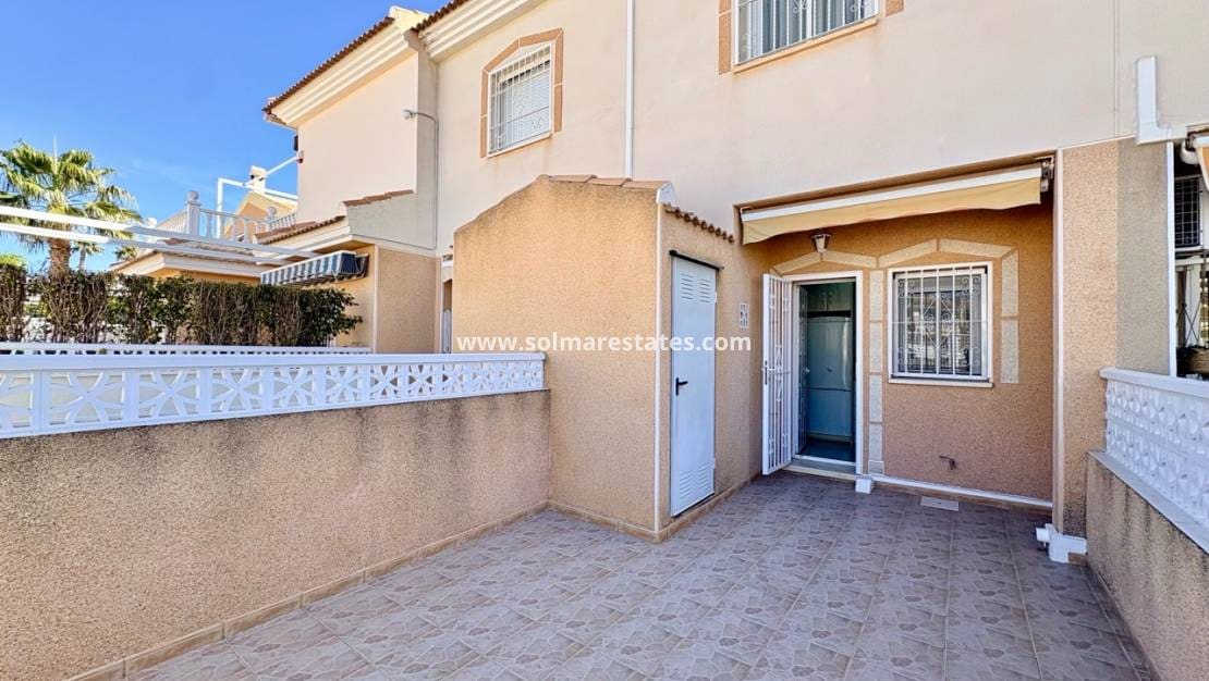 2 quarto Casa em Banda para venda em Dona Pepa com piscina - 185 000 € (Ref: 9776907)