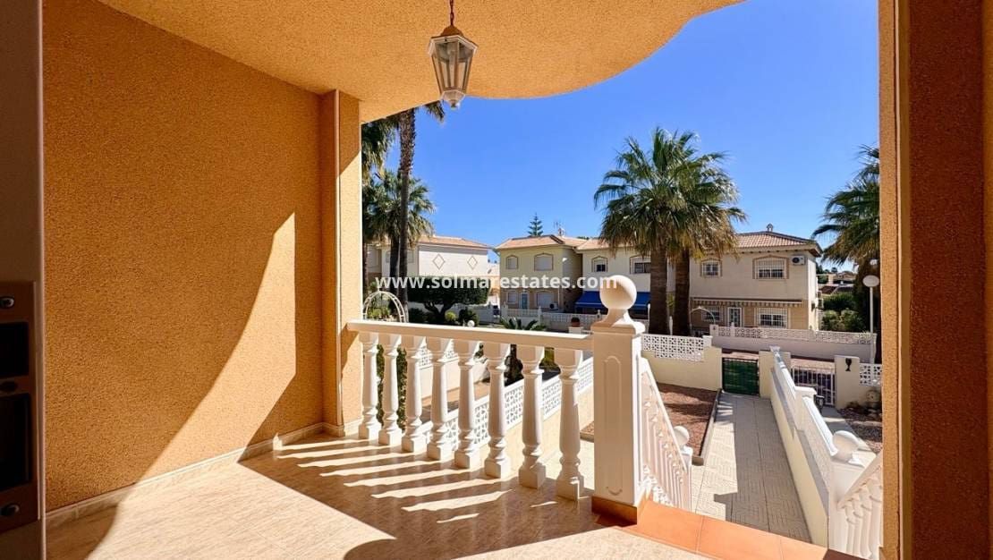 2 quarto Casa em Banda para venda em Dona Pepa com piscina - 185 000 € (Ref: 9776907)