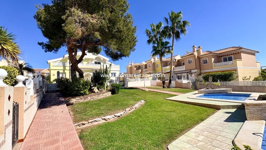 2 quarto Casa em Banda para venda em Dona Pepa com piscina - 185 000 € (Ref: 9776907)