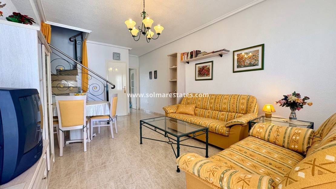 2 soveværelse Byhus til salg i Dona Pepa med swimmingpool - € 185.000 (Ref: 9776907)