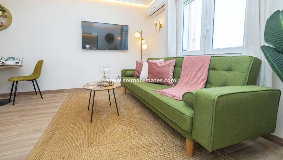 1 soverom Leilighet til salgs i Ciudad Quesada med svømmebasseng - € 99 950 (Ref: 9776908)