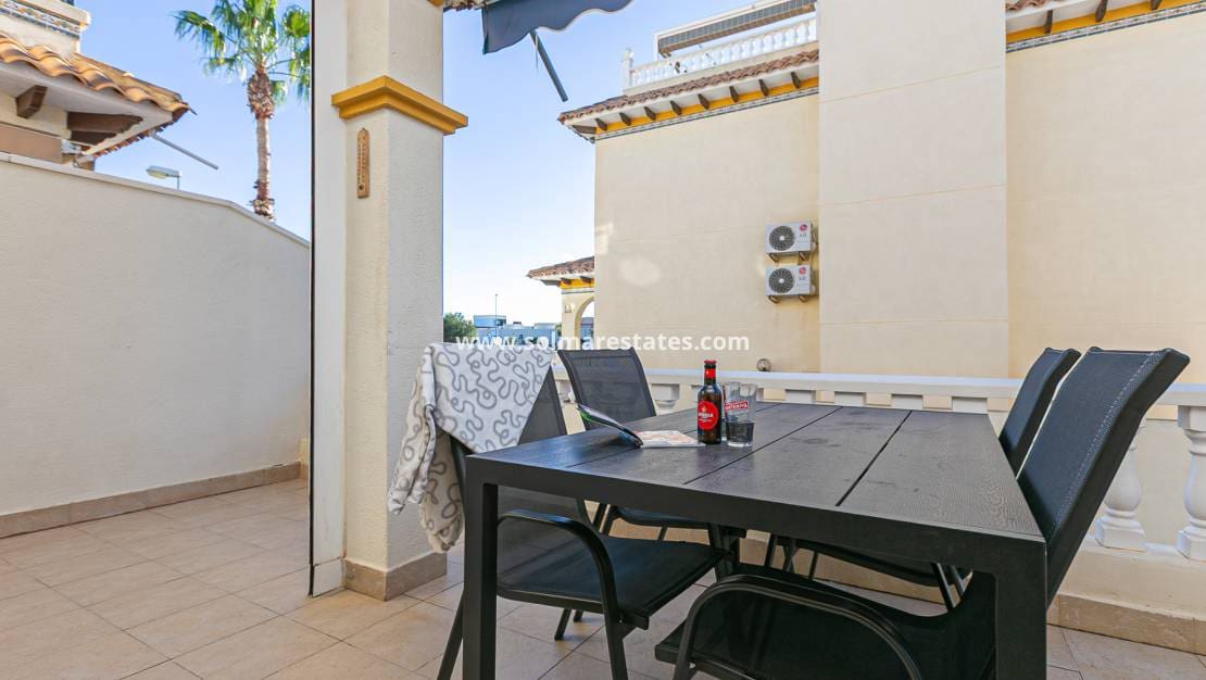 3 chambre Maison de Ville à vendre à Playa Flamenca avec piscine - 224 500 € (Ref: 9776909)