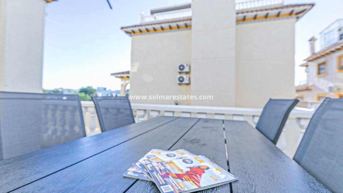 3 chambre Maison de Ville à vendre à Playa Flamenca avec piscine - 224 500 € (Ref: 9776909)