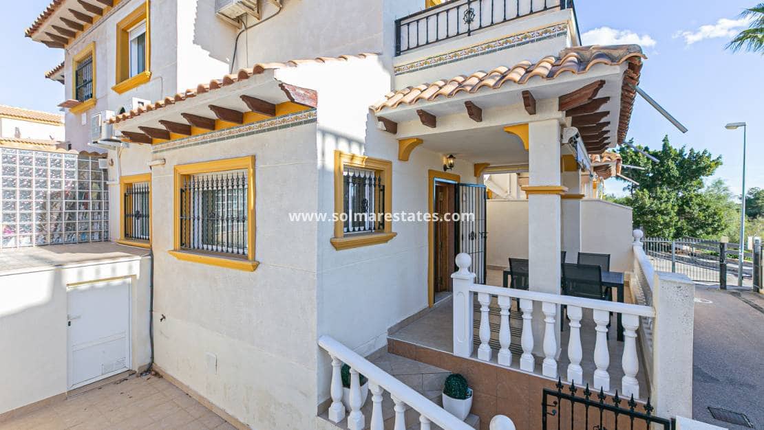 3 chambre Maison de Ville à vendre à Playa Flamenca avec piscine - 224 500 € (Ref: 9776909)