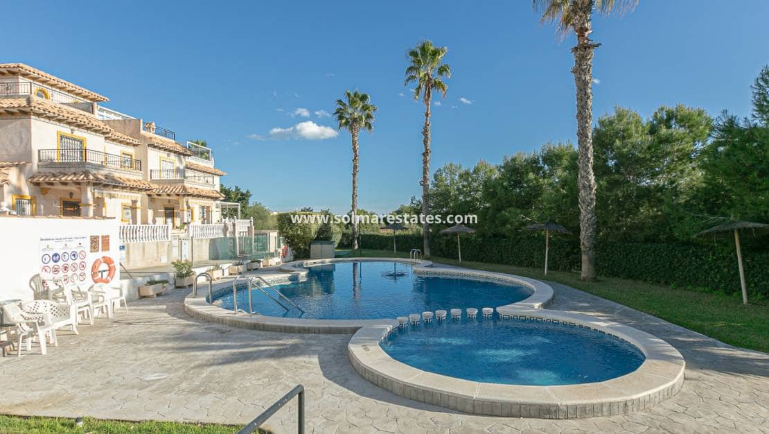 3 chambre Maison de Ville à vendre à Playa Flamenca avec piscine - 224 500 € (Ref: 9776909)