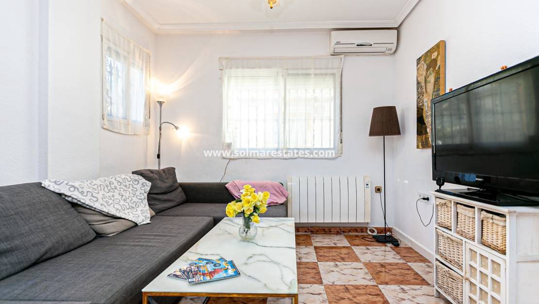 3 chambre Maison de Ville à vendre à Playa Flamenca avec piscine - 224 500 € (Ref: 9776909)