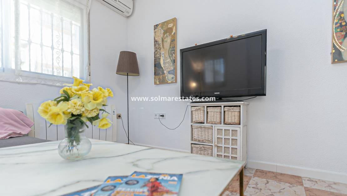 3 chambre Maison de Ville à vendre à Playa Flamenca avec piscine - 224 500 € (Ref: 9776909)