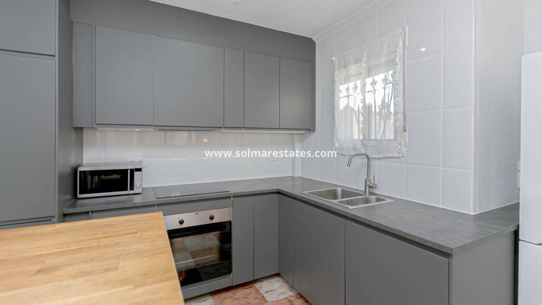 3 chambre Maison de Ville à vendre à Playa Flamenca avec piscine - 224 500 € (Ref: 9776909)