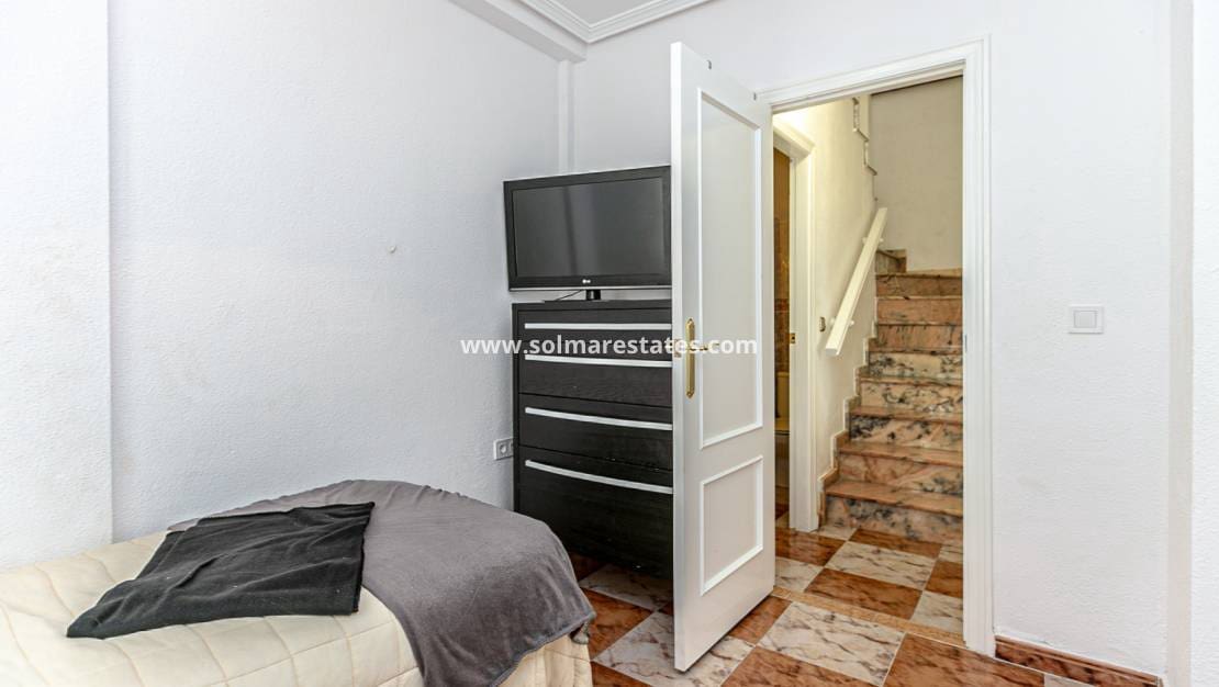 3 chambre Maison de Ville à vendre à Playa Flamenca avec piscine - 224 500 € (Ref: 9776909)
