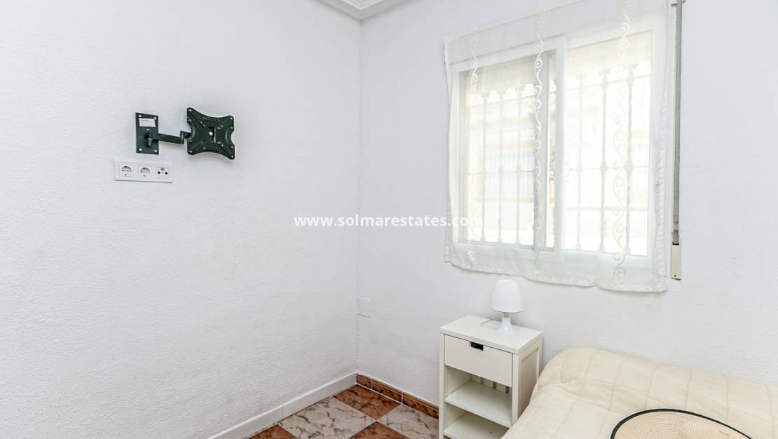 3 chambre Maison de Ville à vendre à Playa Flamenca avec piscine - 224 500 € (Ref: 9776909)