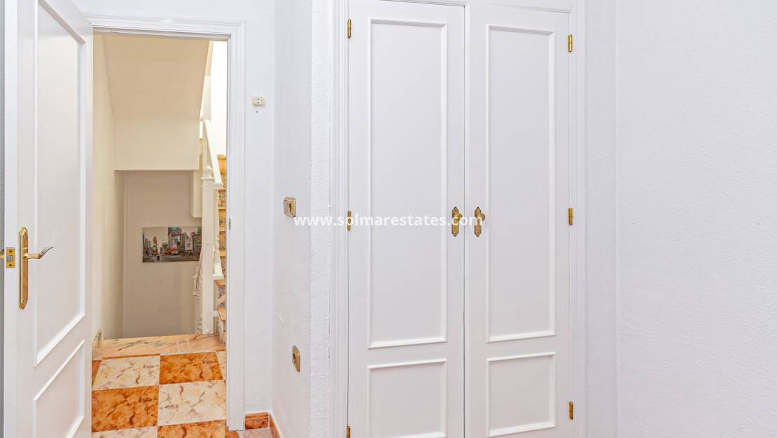 3 chambre Maison de Ville à vendre à Playa Flamenca avec piscine - 224 500 € (Ref: 9776909)