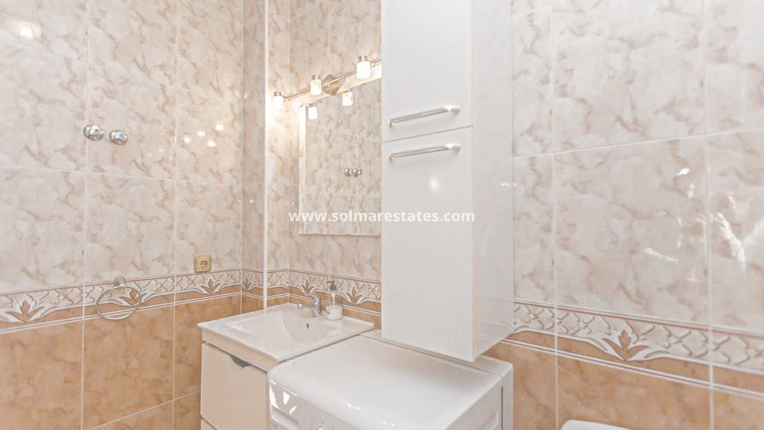 3 chambre Maison de Ville à vendre à Playa Flamenca avec piscine - 224 500 € (Ref: 9776909)