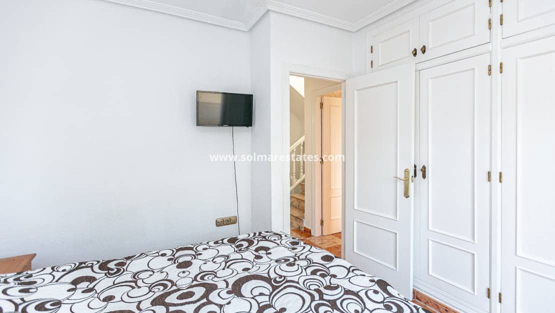 3 chambre Maison de Ville à vendre à Playa Flamenca avec piscine - 224 500 € (Ref: 9776909)