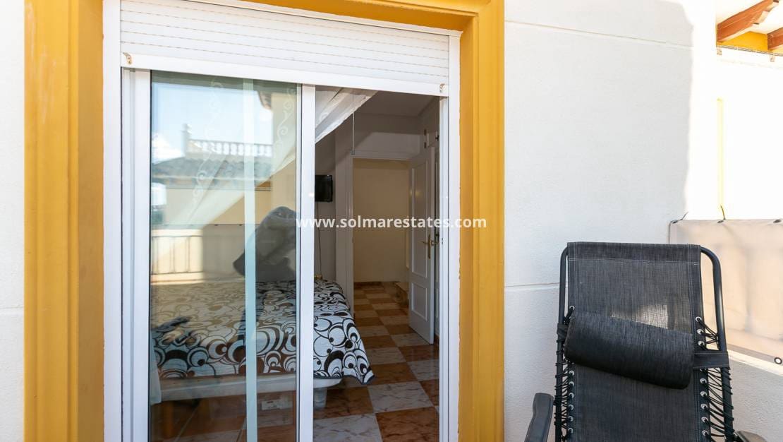 3 chambre Maison de Ville à vendre à Playa Flamenca avec piscine - 224 500 € (Ref: 9776909)