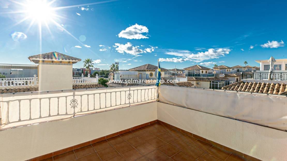 3 chambre Maison de Ville à vendre à Playa Flamenca avec piscine - 224 500 € (Ref: 9776909)