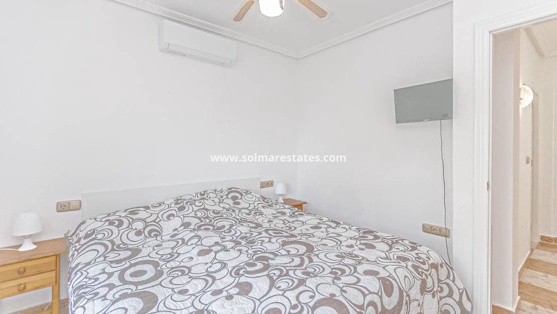 3 chambre Maison de Ville à vendre à Playa Flamenca avec piscine - 224 500 € (Ref: 9776909)