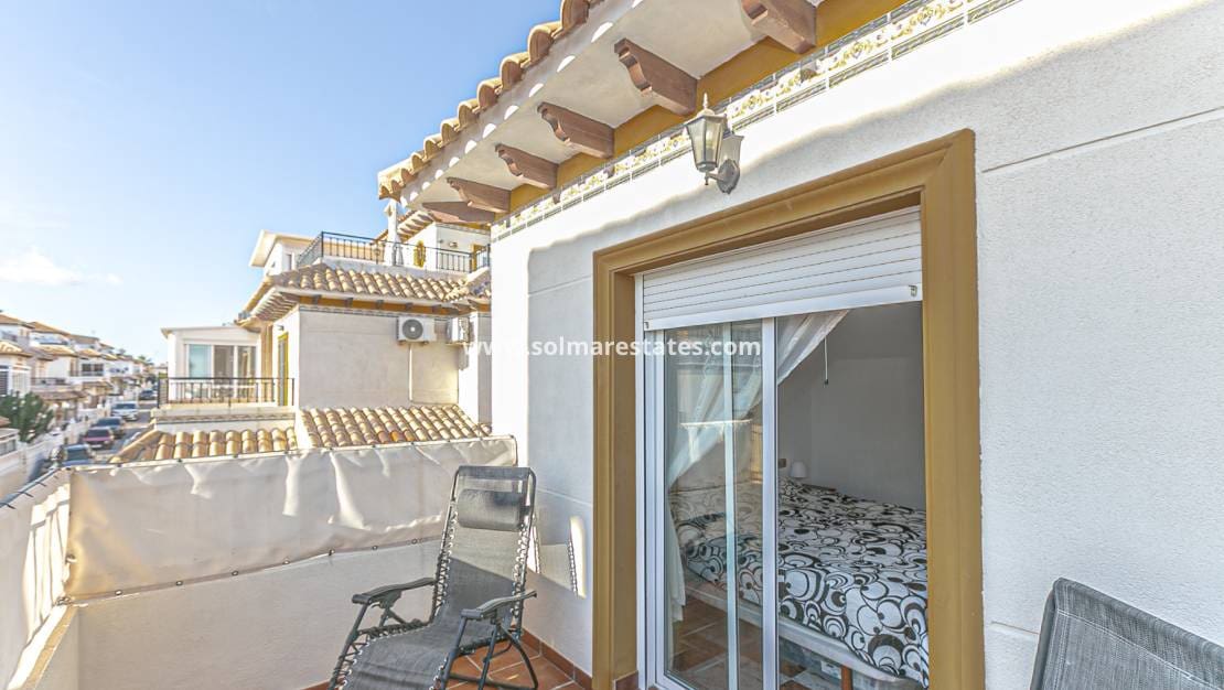3 chambre Maison de Ville à vendre à Playa Flamenca avec piscine - 224 500 € (Ref: 9776909)