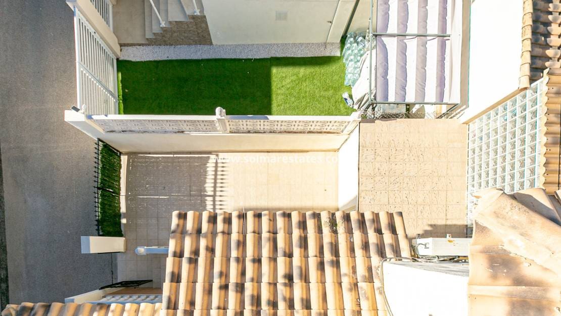 3 chambre Maison de Ville à vendre à Playa Flamenca avec piscine - 224 500 € (Ref: 9776909)