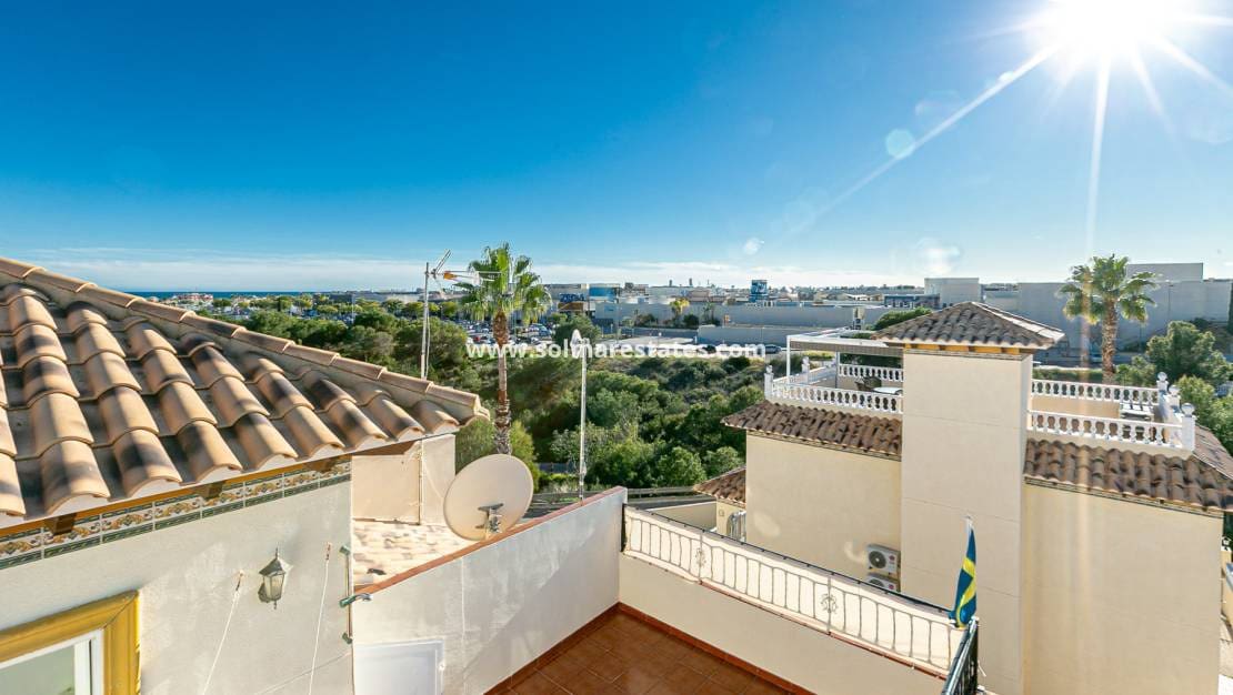 3 chambre Maison de Ville à vendre à Playa Flamenca avec piscine - 224 500 € (Ref: 9776909)