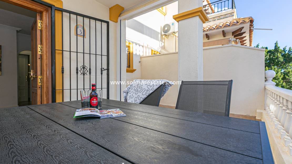 3 chambre Maison de Ville à vendre à Playa Flamenca avec piscine - 224 500 € (Ref: 9776909)