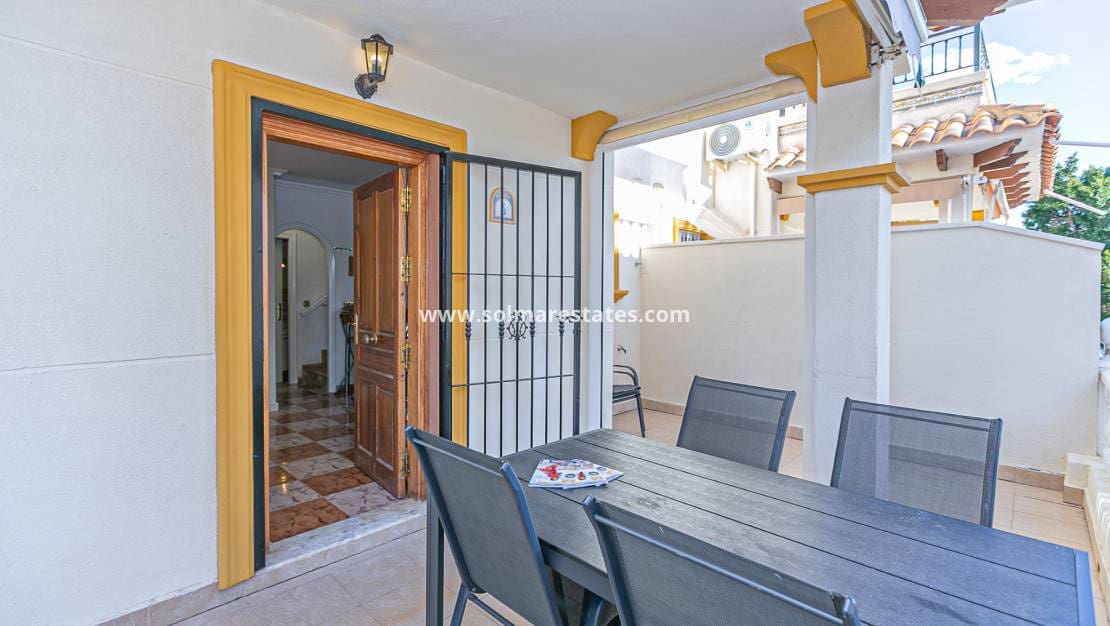 3 chambre Maison de Ville à vendre à Playa Flamenca avec piscine - 224 500 € (Ref: 9776909)