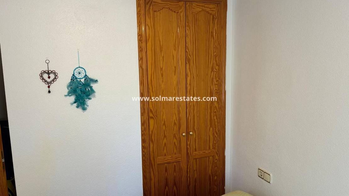 3 bedroom Semi-detached Villa for sale in Villamartin with pool - € 249,950 (Ref: 9776910)