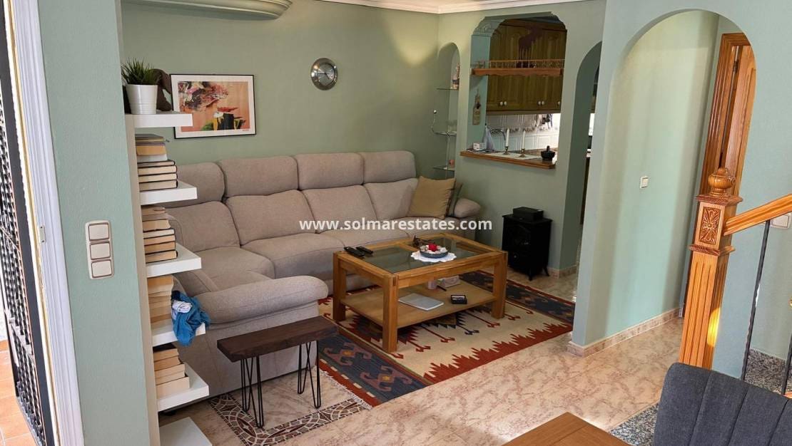 3 bedroom Semi-detached Villa for sale in Villamartin with pool - € 249,950 (Ref: 9776910)