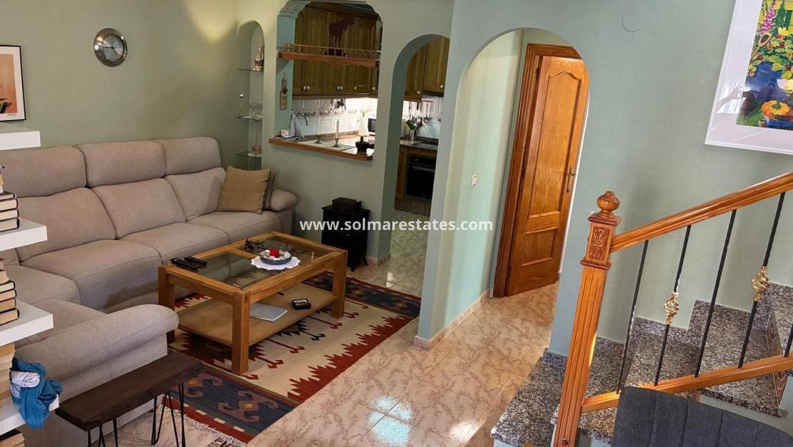 3 bedroom Semi-detached Villa for sale in Villamartin with pool - € 249,950 (Ref: 9776910)