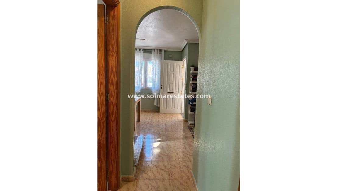 3 bedroom Semi-detached Villa for sale in Villamartin with pool - € 249,950 (Ref: 9776910)